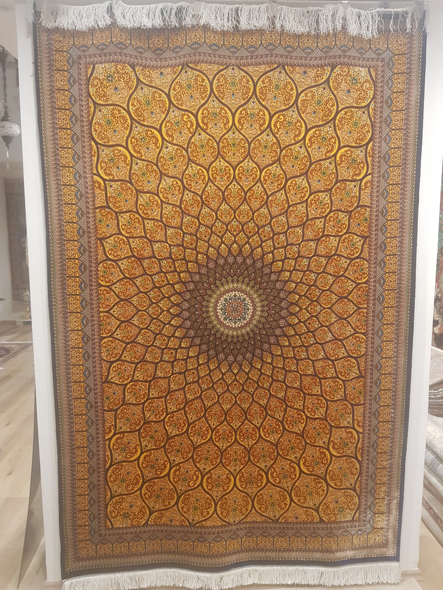 Koberec hedvábný žlutí paví pero 160x230cm
